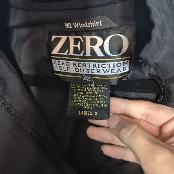 750 🦃🎄Zero Restriction ladies Cloud Full Zip Water Repellent Vest - Picture 3 of 3